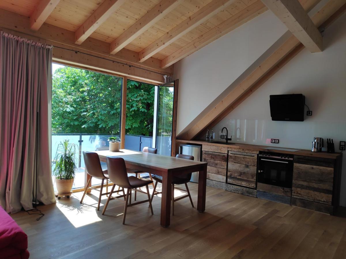 Ferienwohnungen Und Zimmer In Reutlingen-Goenningen 외부 사진