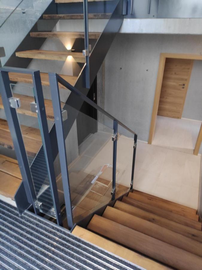 Ferienwohnungen Und Zimmer In Reutlingen-Goenningen 외부 사진
