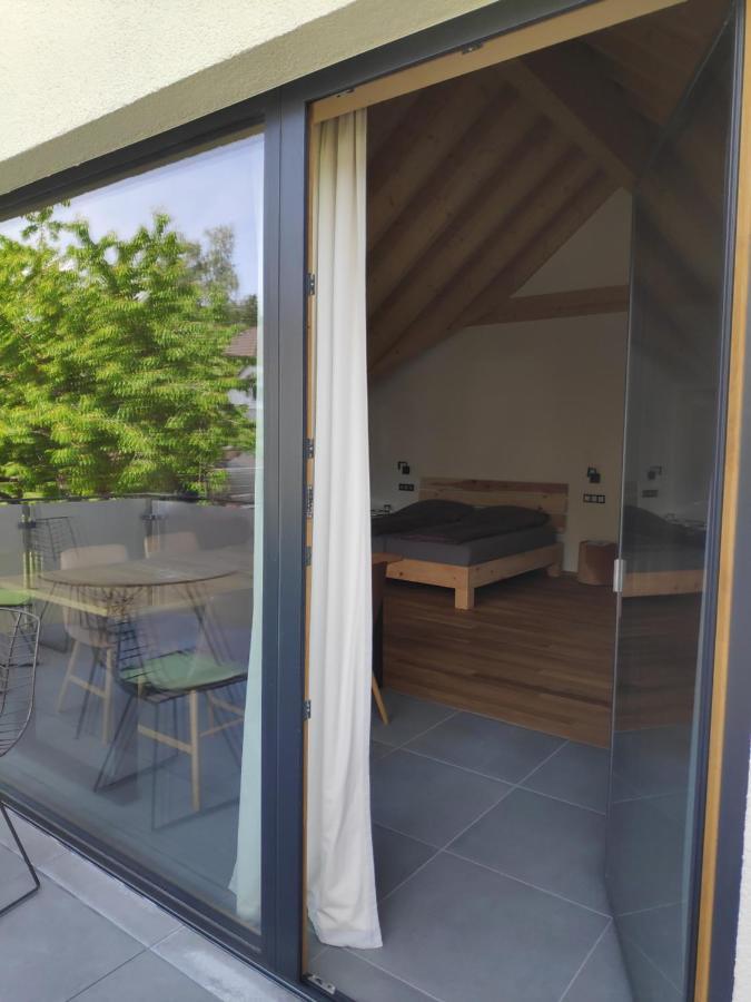 Ferienwohnungen Und Zimmer In Reutlingen-Goenningen 외부 사진