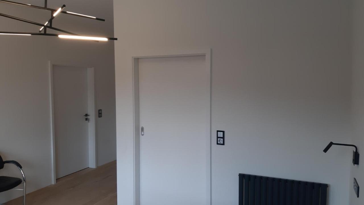 Ferienwohnungen Und Zimmer In Reutlingen-Goenningen 외부 사진