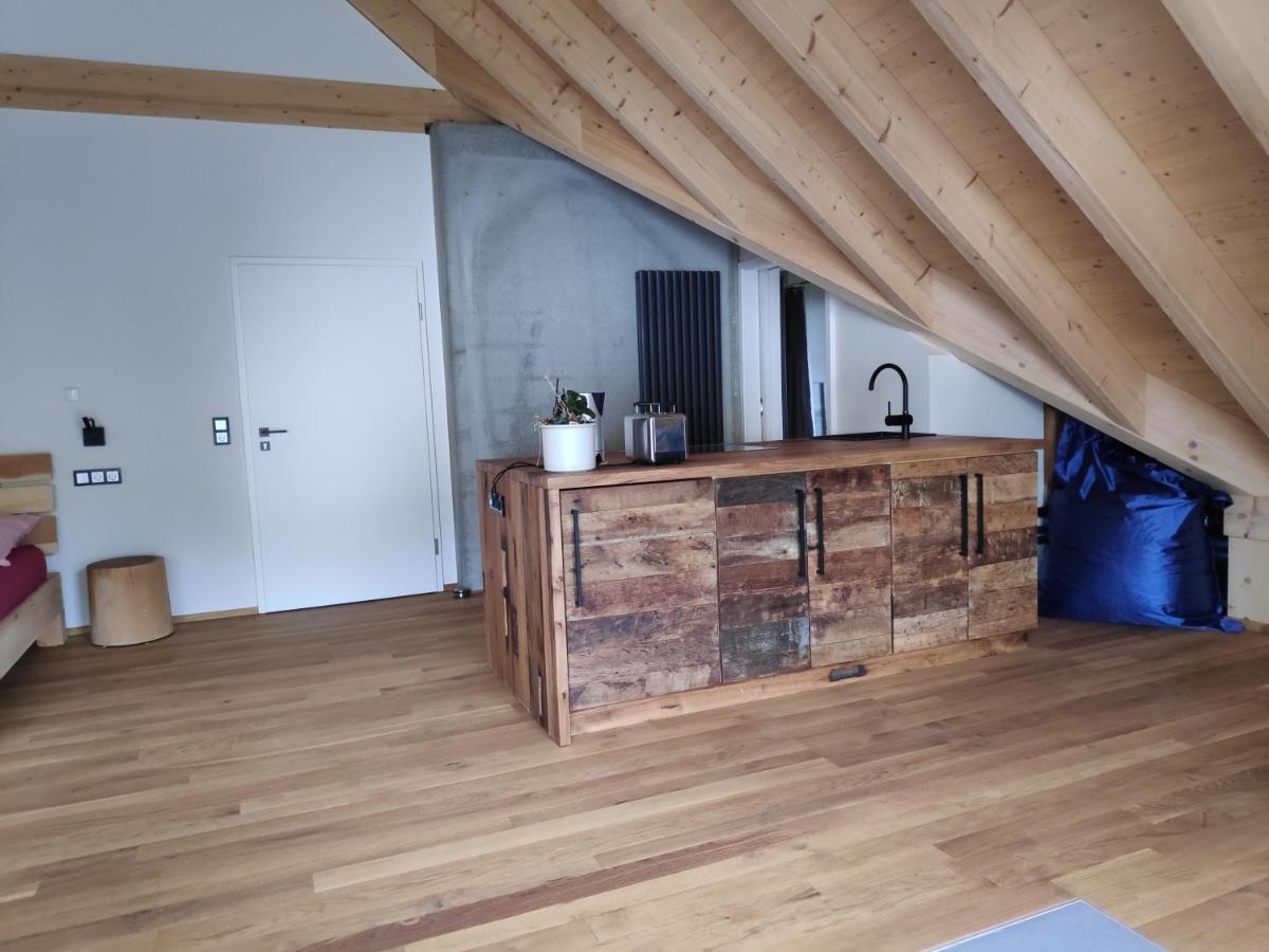 Ferienwohnungen Und Zimmer In Reutlingen-Goenningen 외부 사진